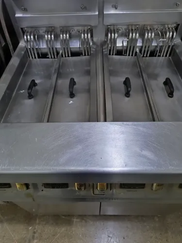 Fritadeira Elétrica Inox Gabinete Macon Filtro 4 Cubas 380w Ótimo Estado.