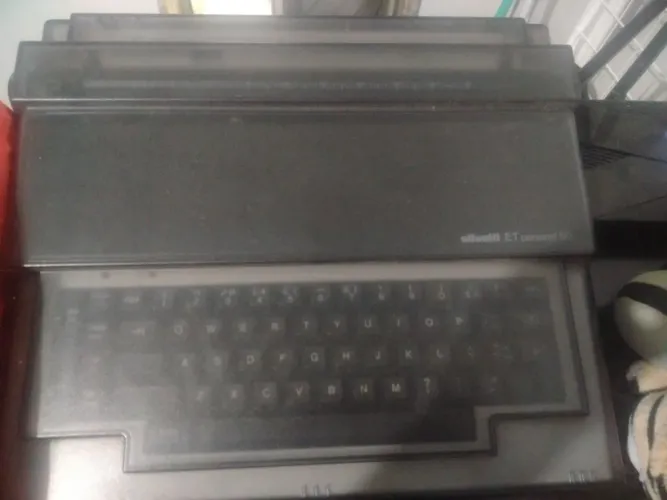 Máquina de Escrever Eletrônica Olivetti ET Personal 50 Completa e Funcionando