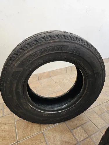 2 PNEUS 8 LONAS - KOMBI