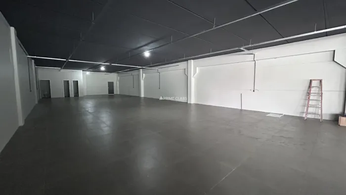 Loja Comercial 300m² 2 banheiros