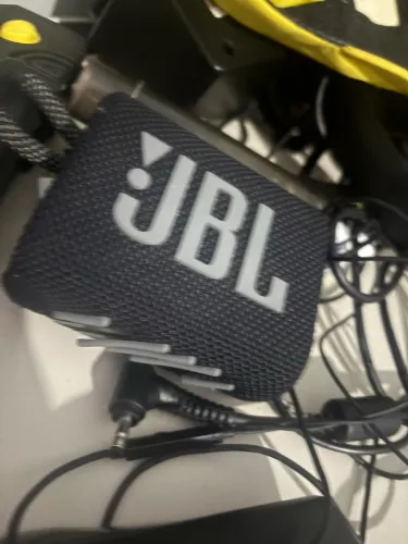 Caixa de som jbl go 3