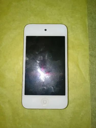 iPod touch (a1367) ligando só que está com problema na tela