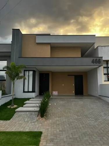 Casa Térrea Nova à Venda no Condomínio Jardim dos Lírios em Paulínia