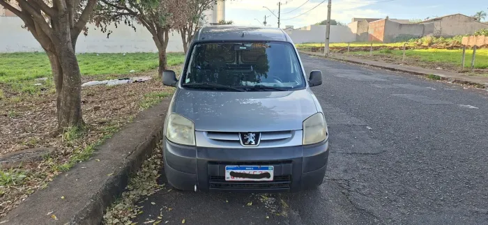 Peugeot Partner Furgão 1.6 16v/ 1.6 16V Flex 3P 2017
