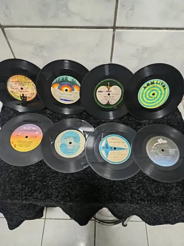 Coleção de 16 discos vinil internacionais,variados.