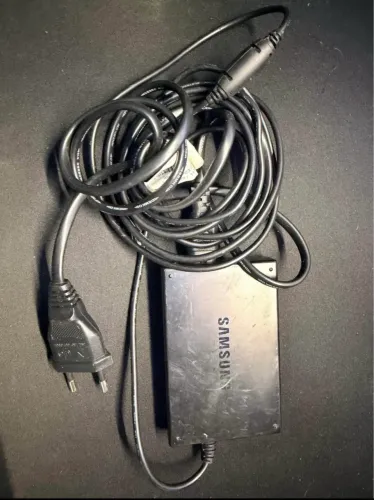 Carregador de notebook Samsung