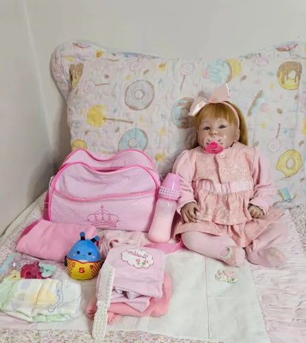 Boneca bebê reborn realista