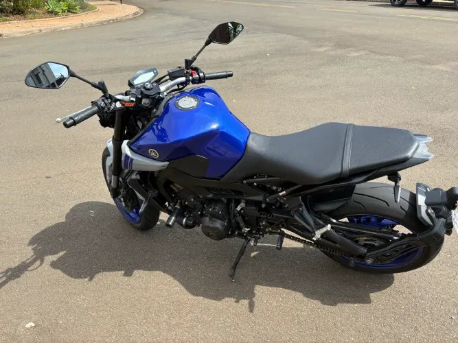 YAMAHA MT 09