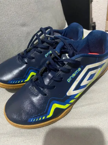 Chuteira Umbro menino 34
