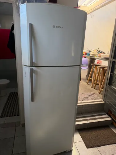 Vendo uma geladeira duplex