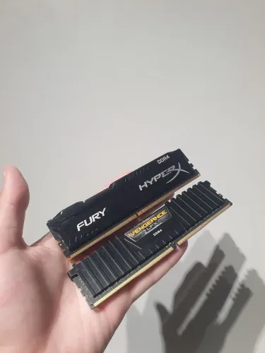 2 pentes de 8gb ram ddr4 2400mhz