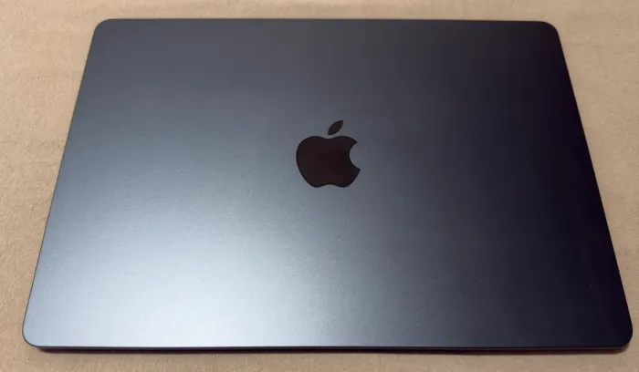 Macbook Air M2 -16GB RAM / 512MB SSD