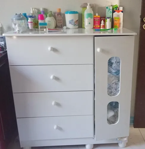 Vendo cômoda