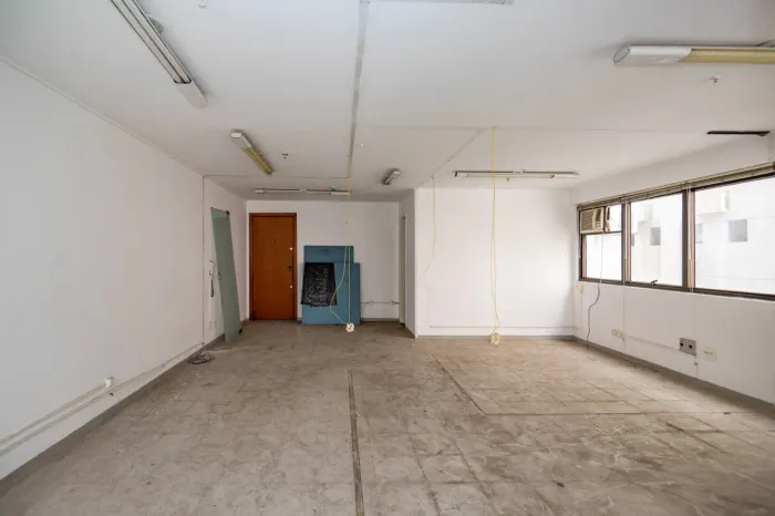 Sala comercial na Rua Turiassu, 143 - Cj. 62 e 63 100 m²