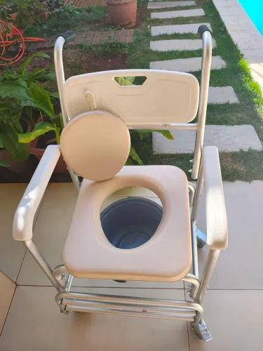 Cadeira de rodas de banho