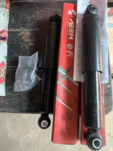 Vendo par de amortecedores e bucha da barra estabilizadora pegeout 206 /207