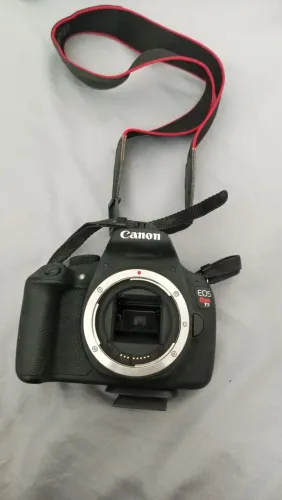 Câmera fotográfica Rebel T5