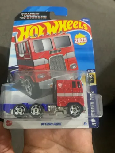 Hot wheels Optimus Prime Transformers
