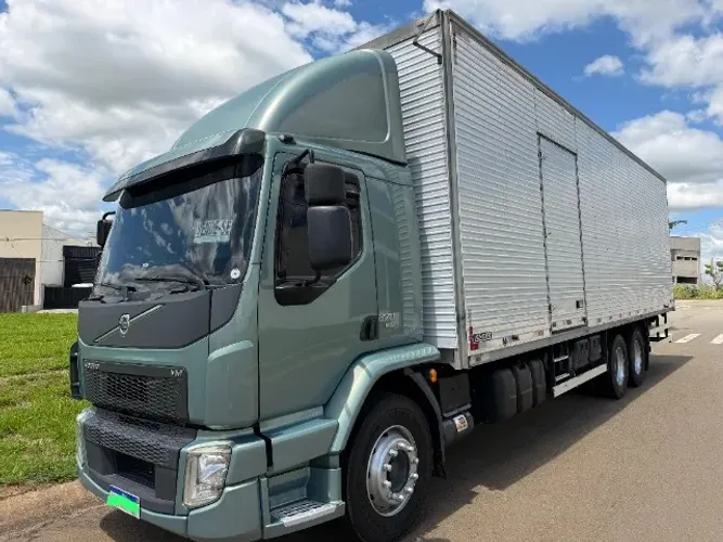 Caminhão Volvo Vm 270 6x2 Automático C/ Baú 10 Metros Particular