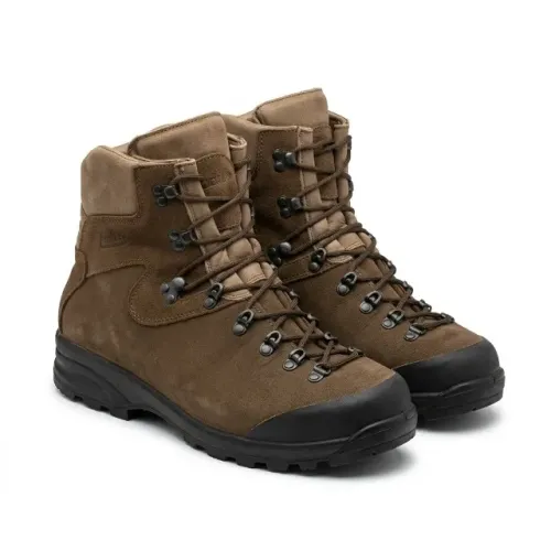 Vendo bota usada mesmo modelo utilizada pelo exercito Americano Kenetrek.