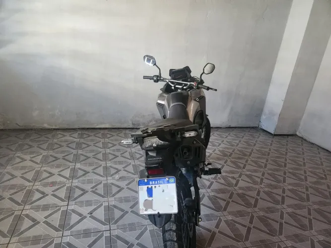 Vendo shara 300 com 3mil km rodados