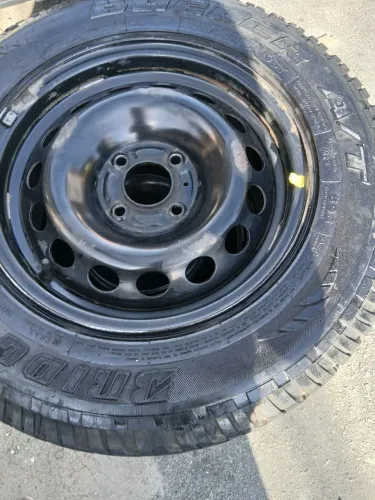 Pneus aro 15. 205/70/15