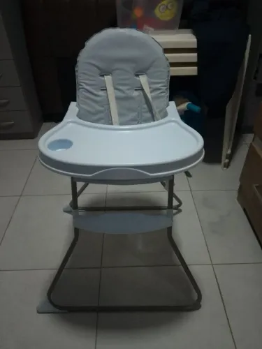 Vende-se cadeira de alimentação