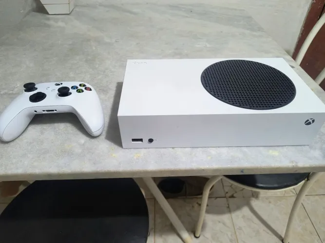 Xbox Series S 512GB - Perfeito estado (leia a descrição)