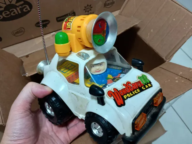 Carrinho bate e volta antigo tipo Fusca Estrela 