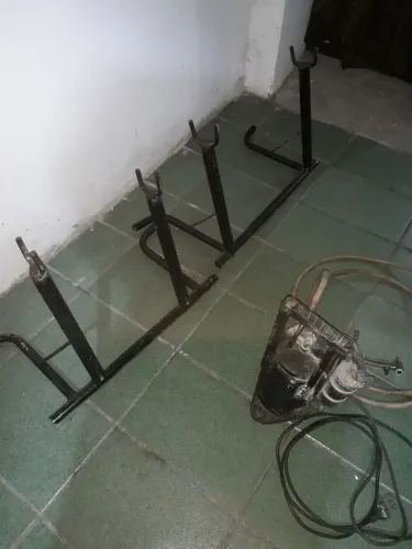 Comprensor funcionando perfeitamente, 2 cavaletes, 150, Chama no zap *46