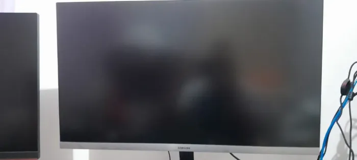 Monitor Samsung UHD UR55 28