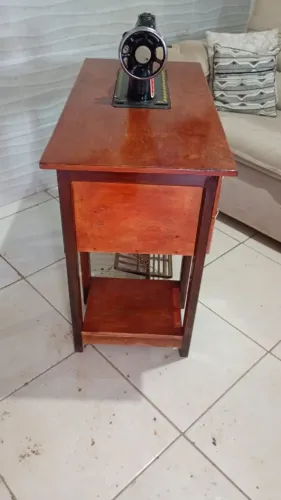 Maquina costura relíquia