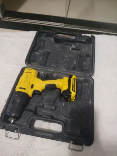 Parafusadeira Stanley 12v bivolt sem carregador