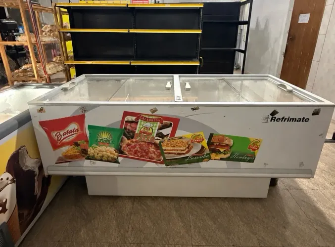 Freezer com três divisória seminova