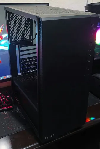 Gabinete gamer semi novo