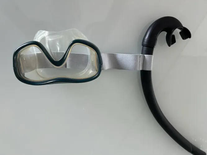 Mascara Óculos de Mergulho + Snorkel com Respirador tamanho M Semi Novo