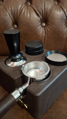 Kit Café Espresso (Estação, Porta Filtro 51mm, WDT, Tamper, Puck Screen, Distribuidor)