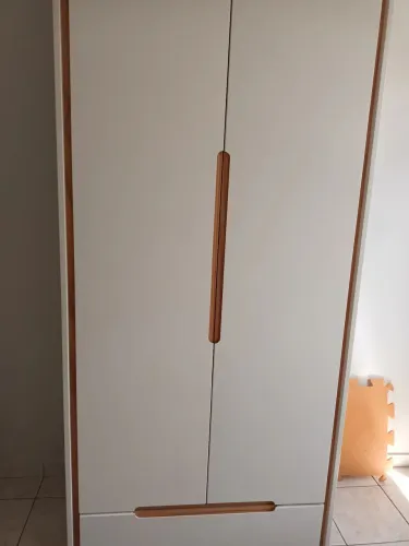 Conjunto de Guarda Roupas e Cômoda