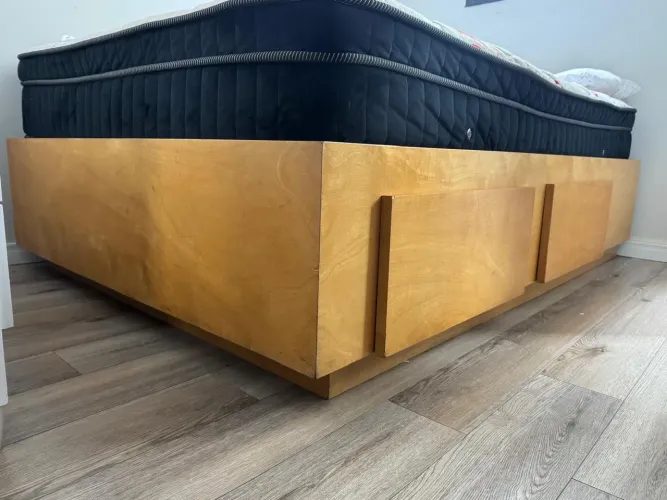 Base de casal em madeira