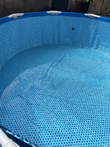 Vendo piscina de plástico 5 mil litros 