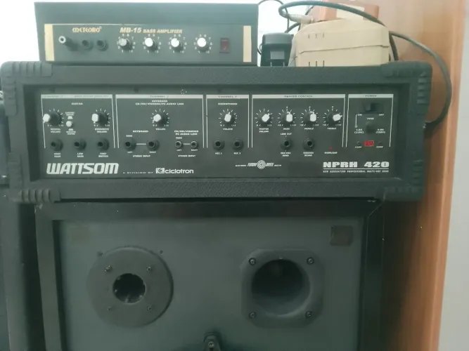 Cabeçote watsom baixo,guitarra teclado.