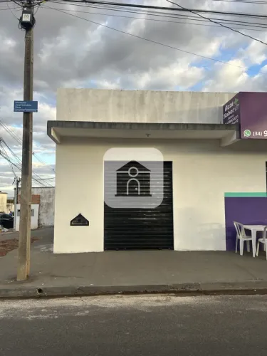 Cômodo para locação no bairro Jardim Holanda