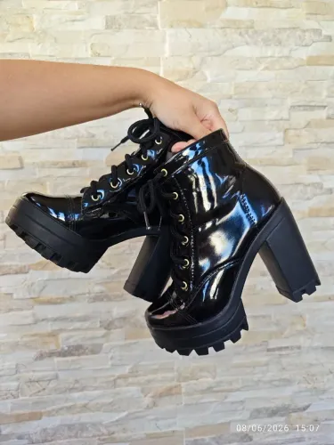 Bota Coturno Tratorada Verniz Preto Salto Alto Plataforma Nº 33/34