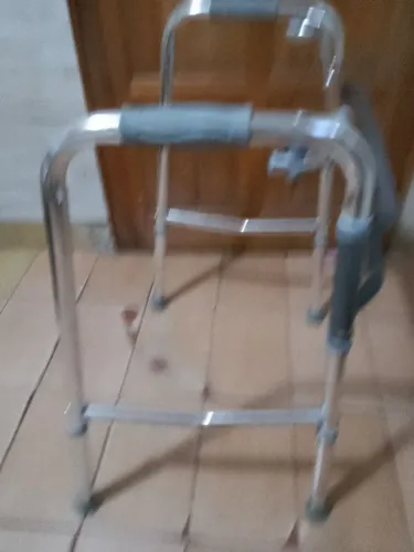 Andador em ótimo estado.