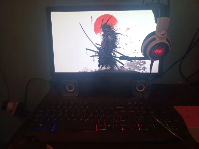 Computador de Mesa i5 8GB RAM SSD 240GB - Perfeito para trabalho e Jogos 