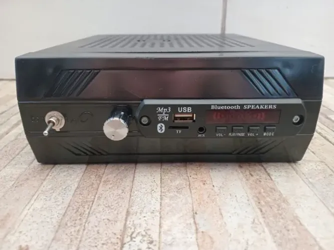 Amplificador 120W RMS, apenas 200,00