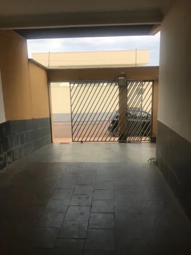Aluga-se Sobrado em Trindade-Go
