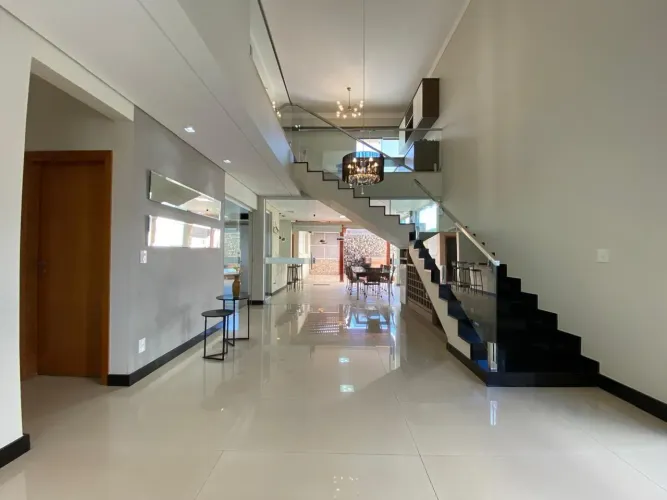 Casa à venda e aluguel no Condomínio Paradiso Ecológico em Uberlândia