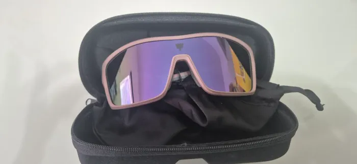 Oculos cavaleira original novíssimo, nunca usado