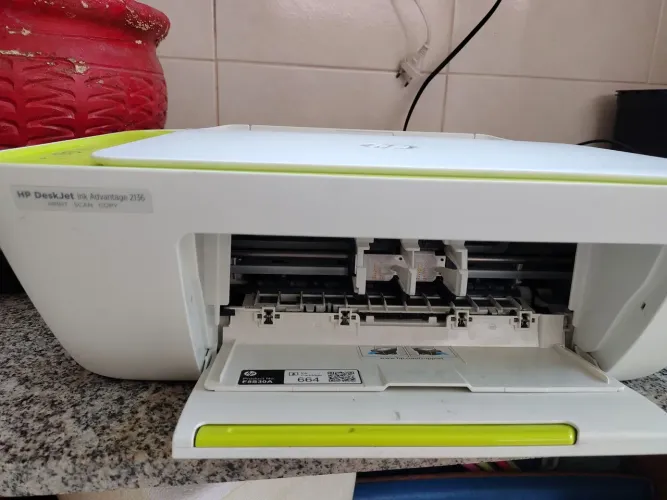 Impressora HP DeskJet Ink Advantage 2136 + 2 cartuchos vazios